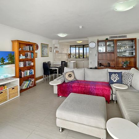 Relaxing Escape: Pool, Tennis Court, Garden Terrace & Water Views Apartment Maroochydore Exterior photo